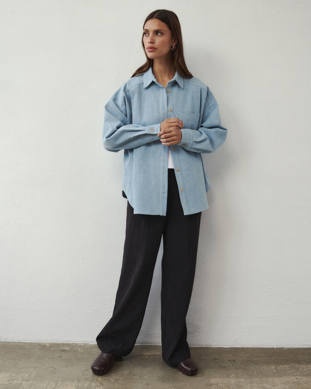 HOLLY ÜBERGRÖSSE JEANS-HEMD HELLBLAU