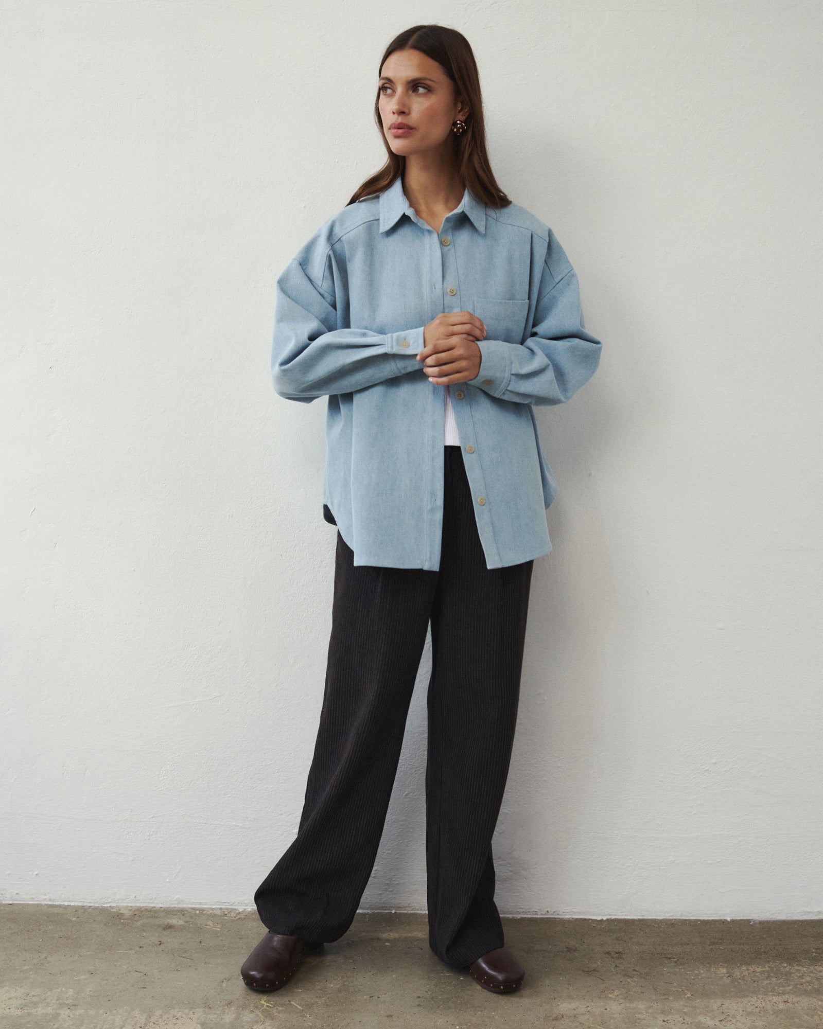 HOLLY ÜBERGRÖSSE JEANS-HEMD HELLBLAU