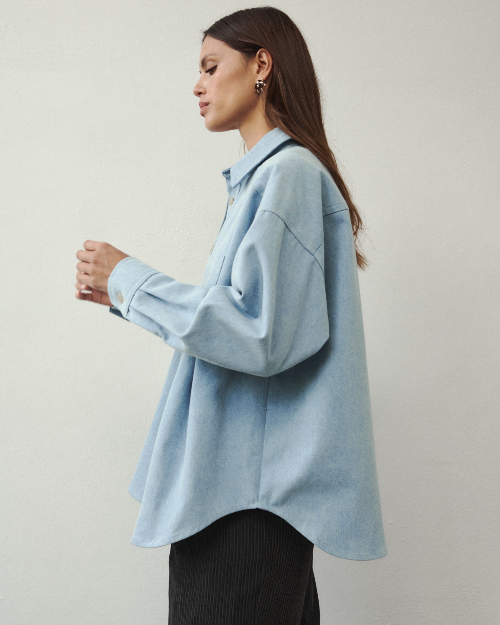 HOLLY ÜBERGRÖSSE JEANS-HEMD HELLBLAU