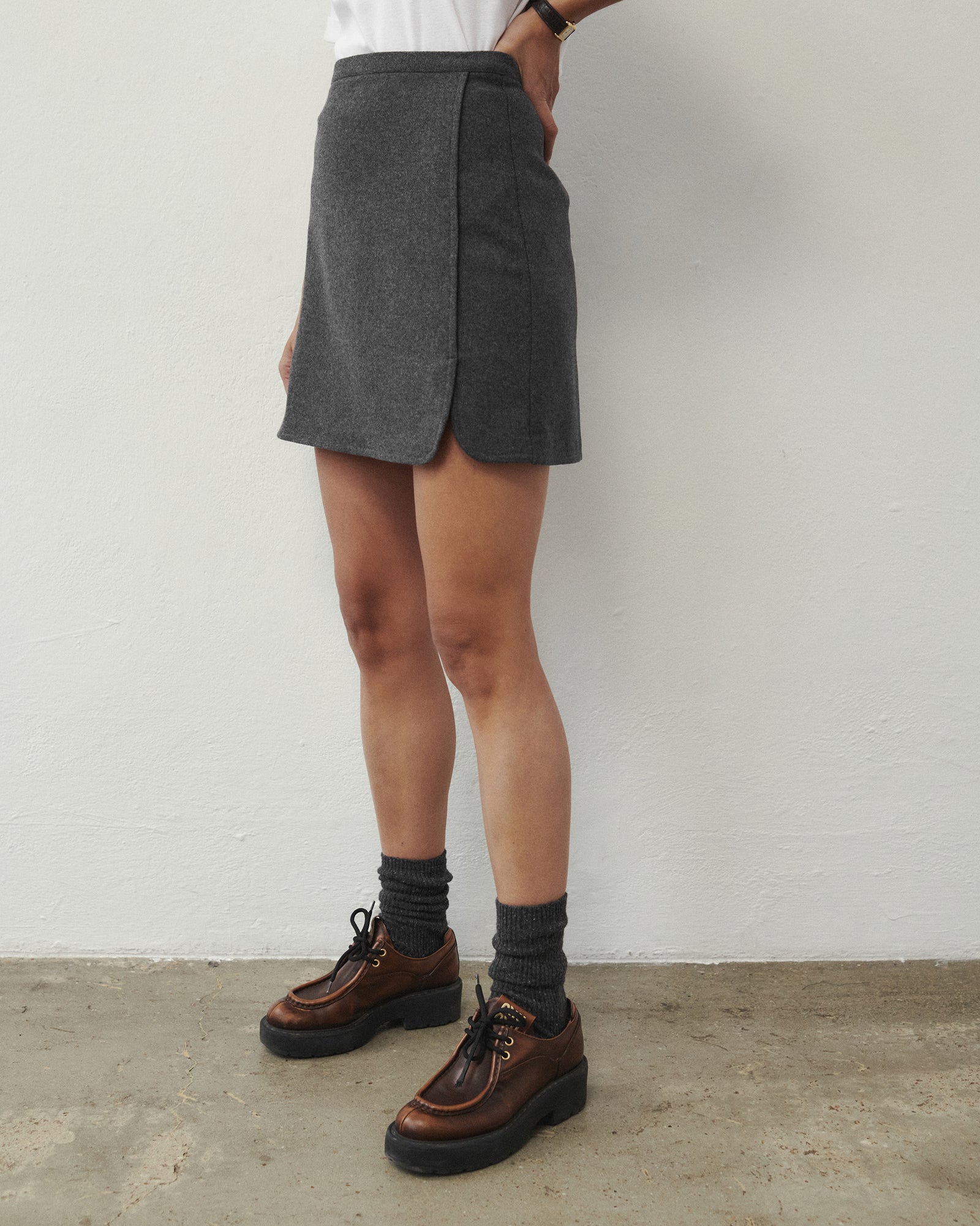 NAN WOOLEN SKIRT GRAPHITE