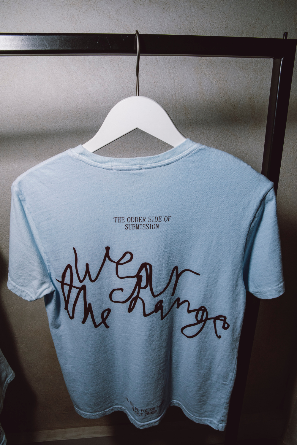 T-SHIRT BAWEŁNIANY WEAR THE CHANGE BŁĘKITNY