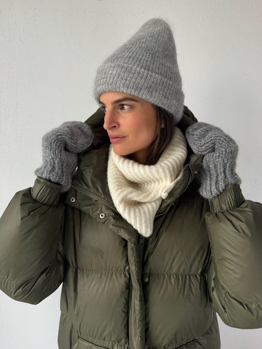 BONNET EN LAINE PIXIE GRIS