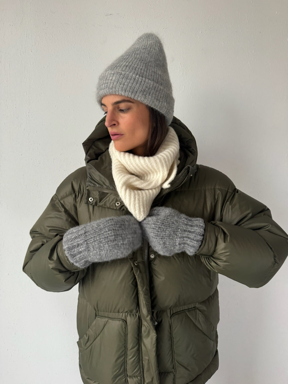 BONNET EN LAINE PIXIE GRIS